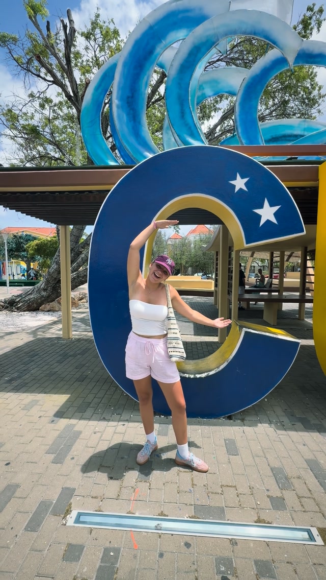 Dushi dushi 🇨🇼 when in Curaçao…. #dushi #willemstad #sailingfamily #islandhopping⛵️ #curacao